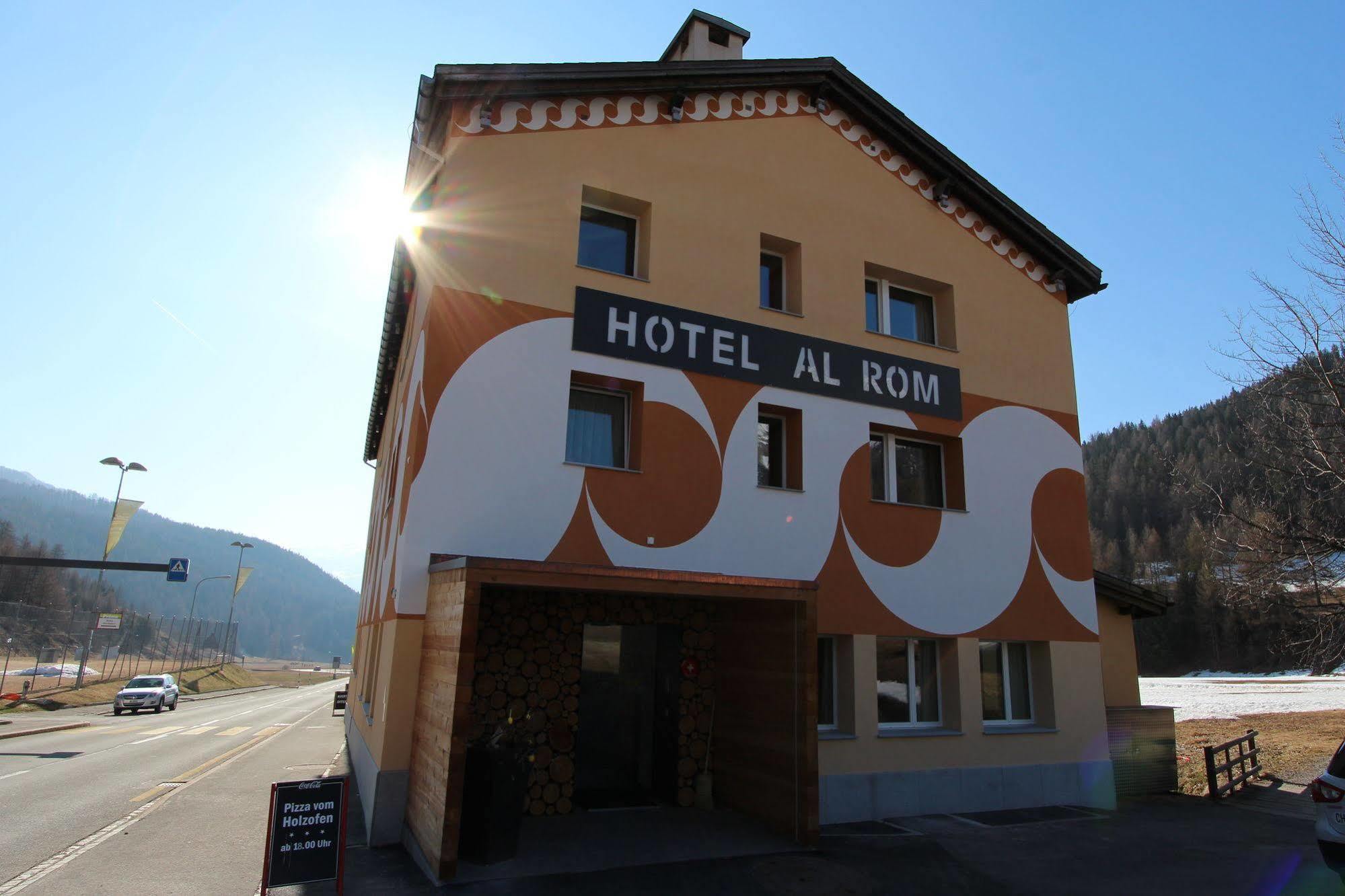 Hotel Al Rom Tschierv Exteriör bild