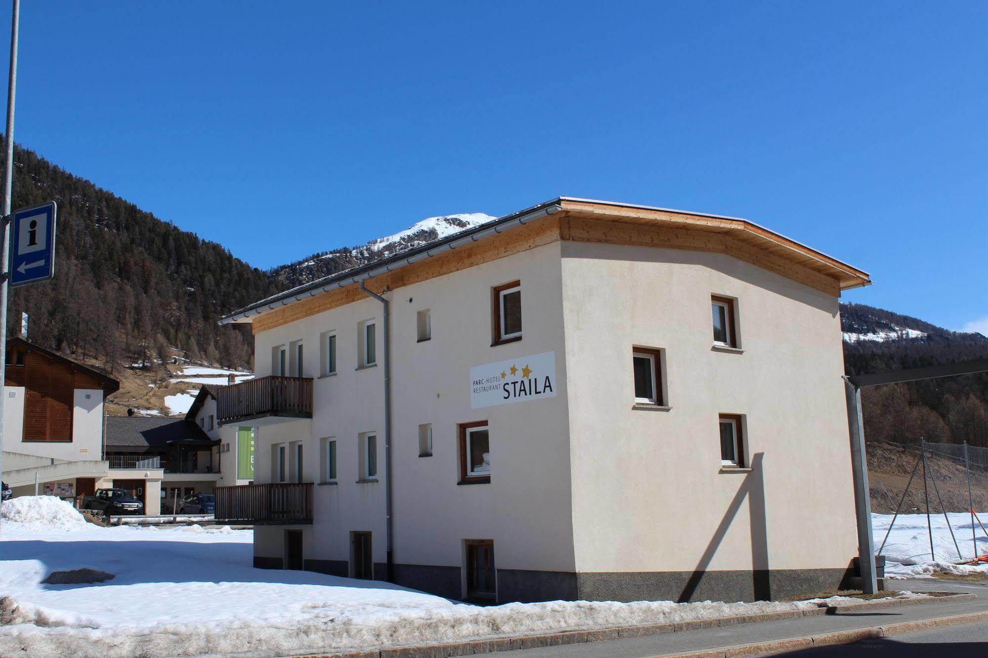 Hotel Al Rom Tschierv Exteriör bild