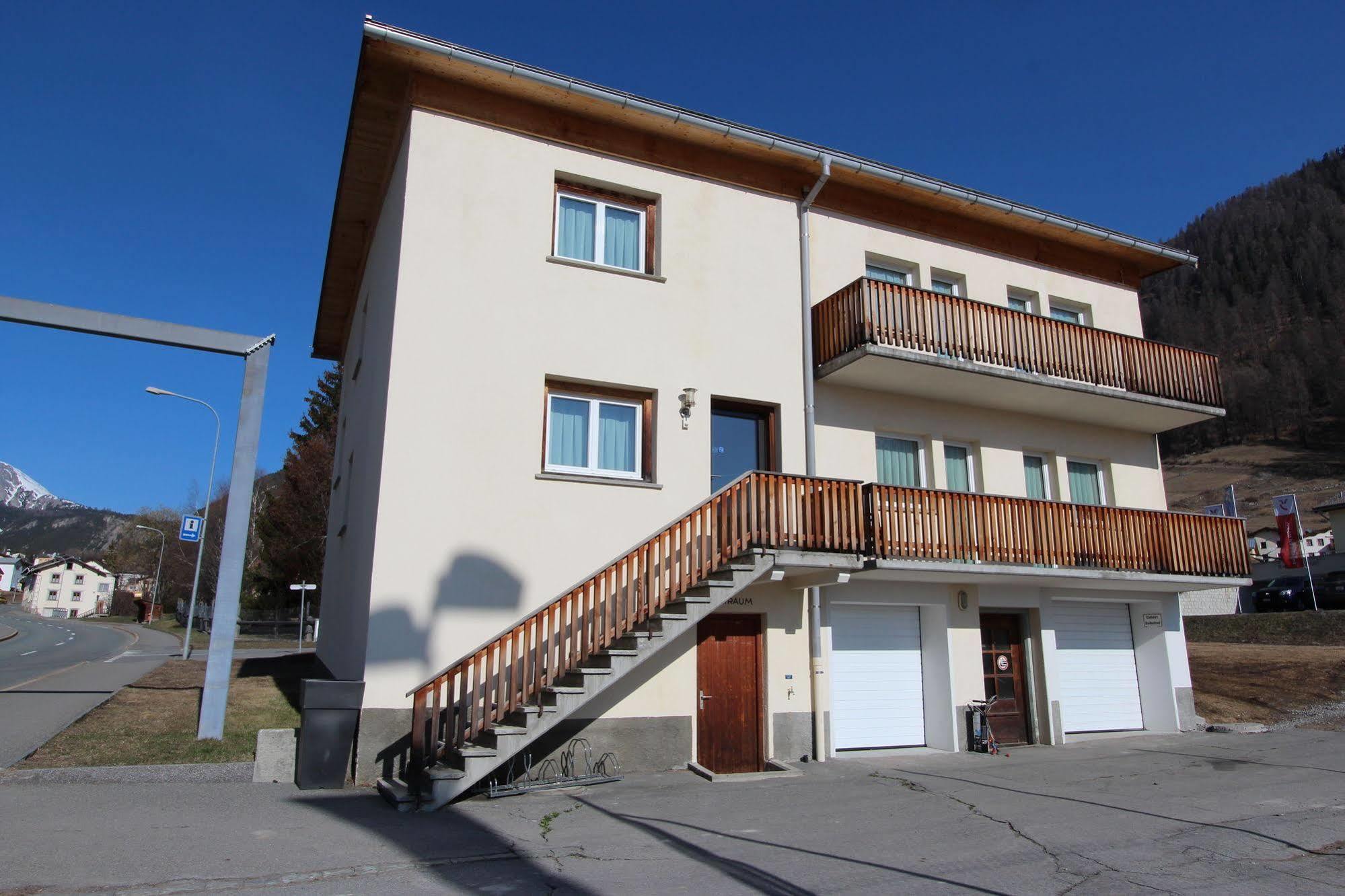 Hotel Al Rom Tschierv Exteriör bild