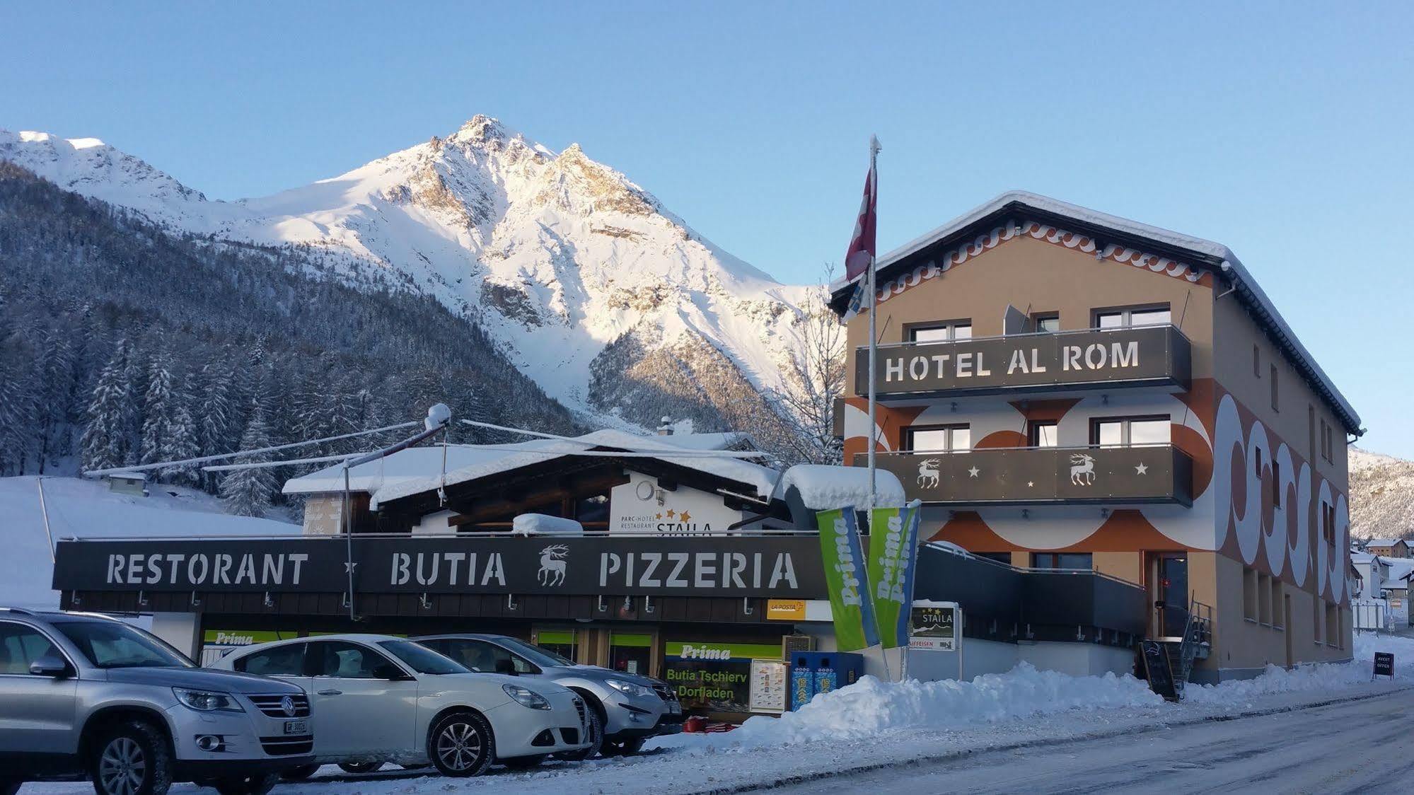 Hotel Al Rom Tschierv Exteriör bild