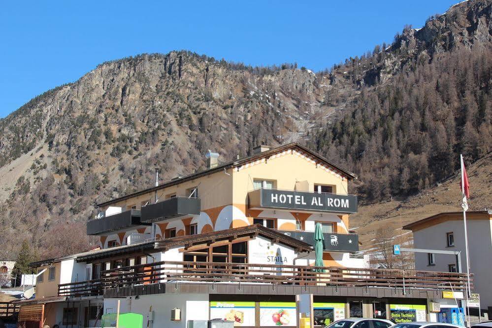 Hotel Al Rom Tschierv Exteriör bild